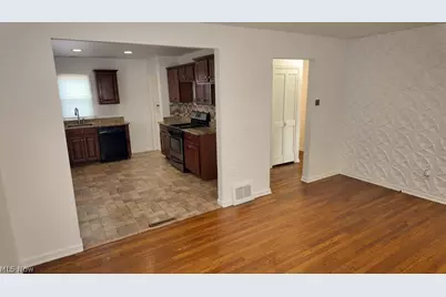 15401 Walvern Boulevard Boulevard, Maple Heights, OH 44137 - Photo 17