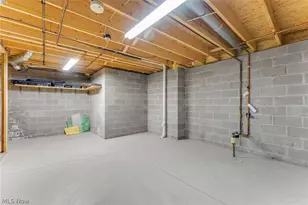 8195 Manor Gate Way, Mentor, OH 44060 - Photo 37