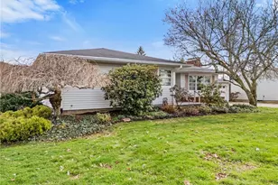 516 E Main St, Gnadenhutten, OH 44629 - Photo 3