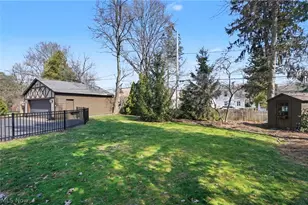 131 N Wheaton Rd, Akron, OH 44313 - Photo 9