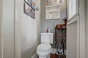 131 N Wheaton Rd, Akron, OH 44313 - Photo 15