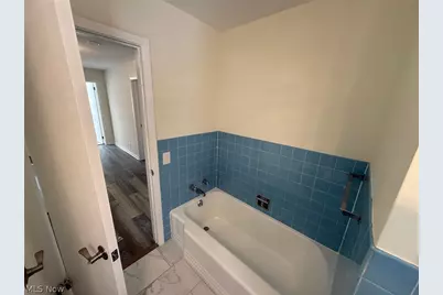22350 S Woodland Road, Huber Heights, OH 44122 - Photo 19