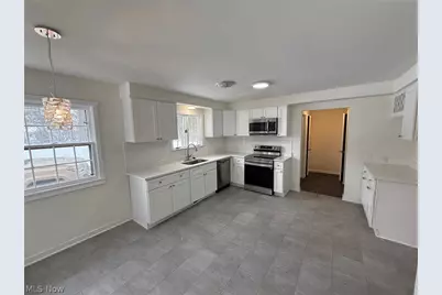 22350 S Woodland Road, Huber Heights, OH 44122 - Photo 11