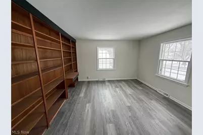 22350 S Woodland Road, Huber Heights, OH 44122 - Photo 23