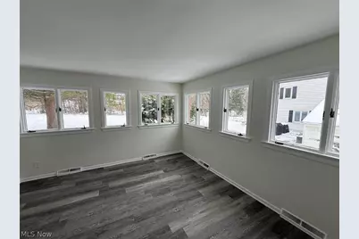 22350 S Woodland Road, Huber Heights, OH 44122 - Photo 5