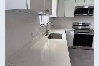 22350 S Woodland Road, Huber Heights, OH 44122 - Photo 11