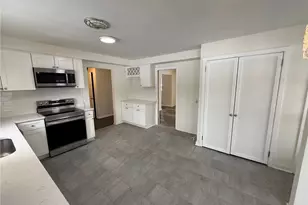 22350 S Woodland Rd, Huber Heights, OH 44122 - Photo 9