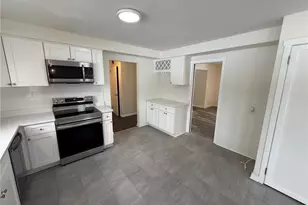 22350 S Woodland Rd, Huber Heights, OH 44122 - Photo 9