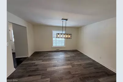 22350 S Woodland Road, Huber Heights, OH 44122 - Photo 3