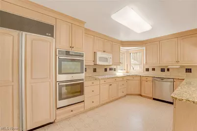 13015 Pearl Road, Chardon, OH 44024 - Photo 9