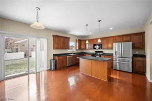 6935 Meadow Lakes Blvd, North Ridgeville, OH 44039 - Photo 7