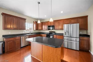 6935 Meadow Lakes Blvd, North Ridgeville, OH 44039 - Photo 11