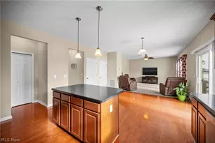 6935 Meadow Lakes Blvd, North Ridgeville, OH 44039 - Photo 9