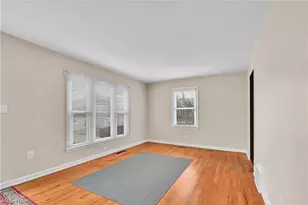 883 Bonnie Brae Ave NE, Warren, OH 44483 - Photo 9