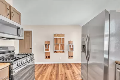 883 Bonnie Brae Avenue NE, Warren, OH 44483 - Photo 3