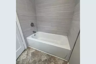 1570 Oakwood Avenue, Akron, OH 44301 - Photo 7