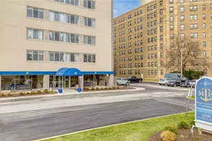 12520 Edgewater Dr, Oakwood, OH 44107 - Photo 1