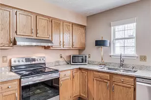 66 Falling Water Cir, Munroe Falls, OH 44262 - Photo 9
