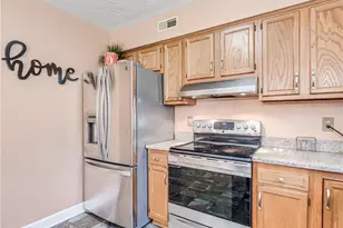 66 Falling Water Cir, Munroe Falls, OH 44262 - Photo 7