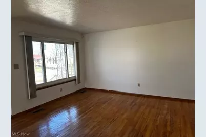 983 E 179 Street, Loveland, OH 44119 - Photo 7