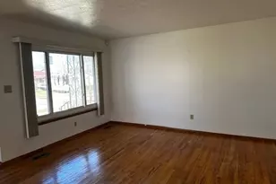 983 E 179th St, Loveland, OH 44119 - Photo 7