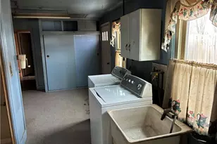 1436 Clinton St, Niles, OH 44446 - Photo 9