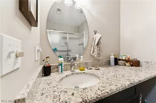 8615 Scenicview Dr, Grandview Heights, OH 44147 - Photo 27