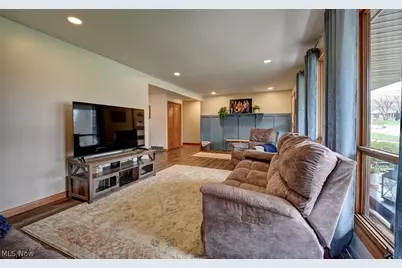 401 E 18th Street, Dover, OH 44622 - Photo 7