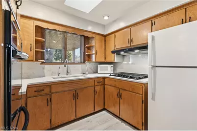 3595 Rolling Ridge Road NE, Canton, OH 44721 - Photo 13