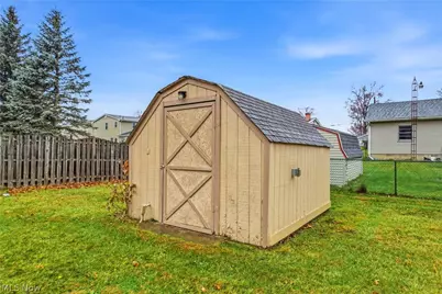 4562 Sheffield Drive, Austintown, OH 44515 - Photo 43