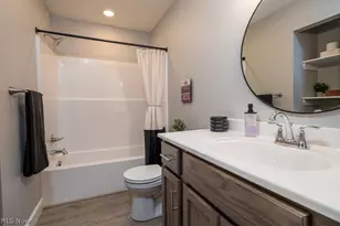 347 Ray Ave NE, New Philadelphia, OH 44663 - Photo 15