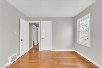 21303 Kenyon Drive, Maple Heights, OH 44137 - Photo 13