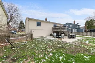 407 Ridgewood Dr, Eastlake, OH 44095 - Photo 27