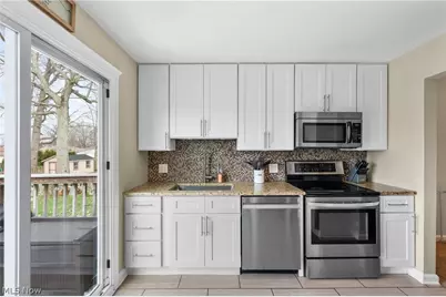 407 Ridgewood Drive, Eastlake, OH 44095 - Photo 9