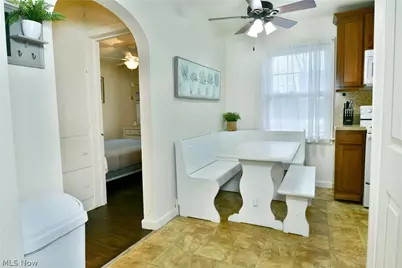 374 Meadowbrook Avenue SE, Warren, OH 44483 - Photo 9