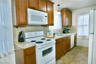 374 Meadowbrook Ave SE, Warren, OH 44483 - Photo 11