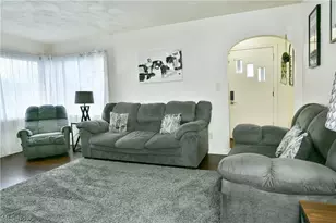 374 Meadowbrook Ave SE, Warren, OH 44483 - Photo 5