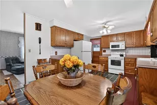 130 Robinwood Dr, New Middletown, OH 44442 - Photo 9