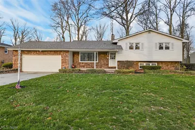 130 Robinwood Drive, New Middletown, OH 44442 - Photo 1