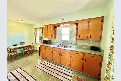 716 Grove Street, Conneaut, OH 44030 - Photo 3
