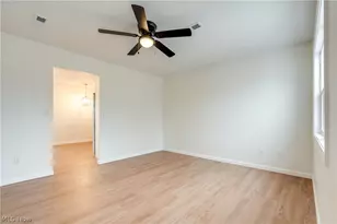 387 Harcourt Rd, Vermilion, OH 44089 - Photo 11