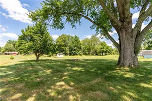 5615 Clover St, Louisville, OH 44641 - Photo 35