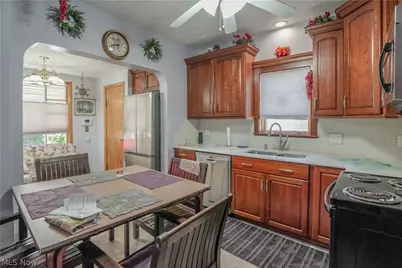 1521 Gibbs Avenue NE, Canton, OH 44705 - Photo 9