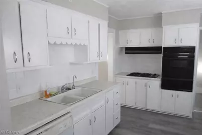 2015 Baxterly Avenue, Oakwood, OH 44107 - Photo 7