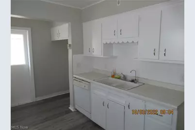 2015 Baxterly Avenue, Oakwood, OH 44107 - Photo 11