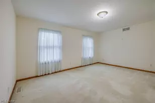 501 Falling Leaf Dr, Green Hills, OH 44131 - Photo 19