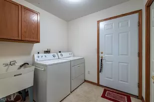 501 Falling Leaf Dr, Green Hills, OH 44131 - Photo 17