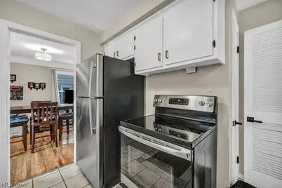 16908 Throckley Avenue, Loveland, OH 44128 - Photo 9