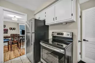 16908 Throckley Ave, Loveland, OH 44128 - Photo 9