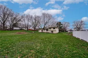 6860 Beridge St, Louisville, OH 44641 - Photo 35